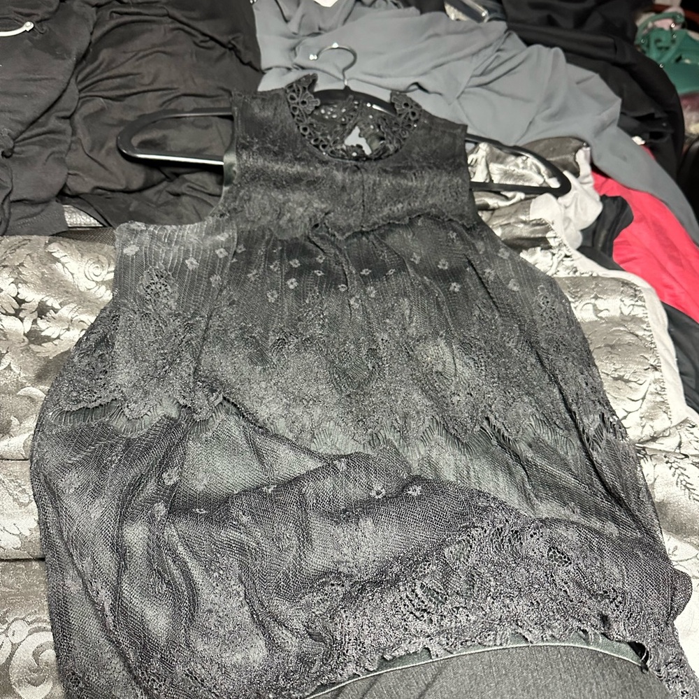 IZ BYER size large top neck like turtleneck